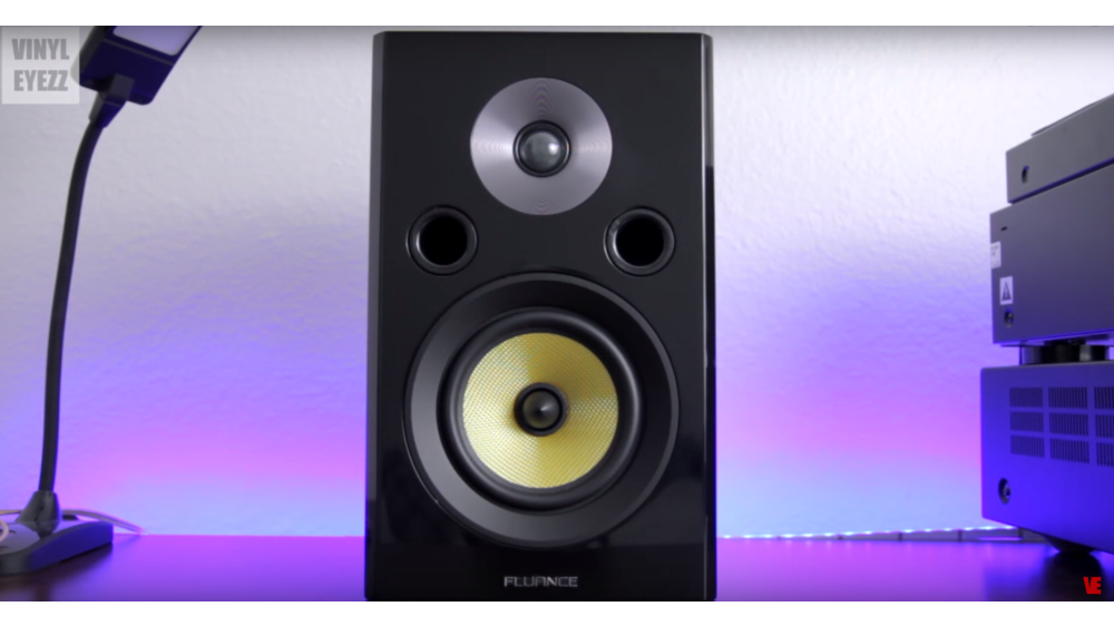 Vinyl Eyezz Reviews the Signature Series Bookshelf Speakers