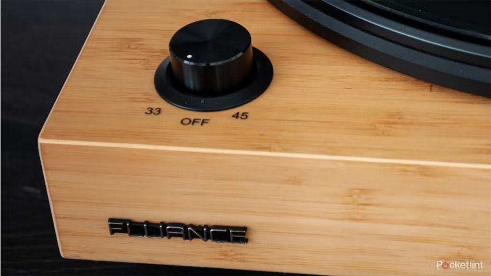 fluance-rt82-turntable-bamboo