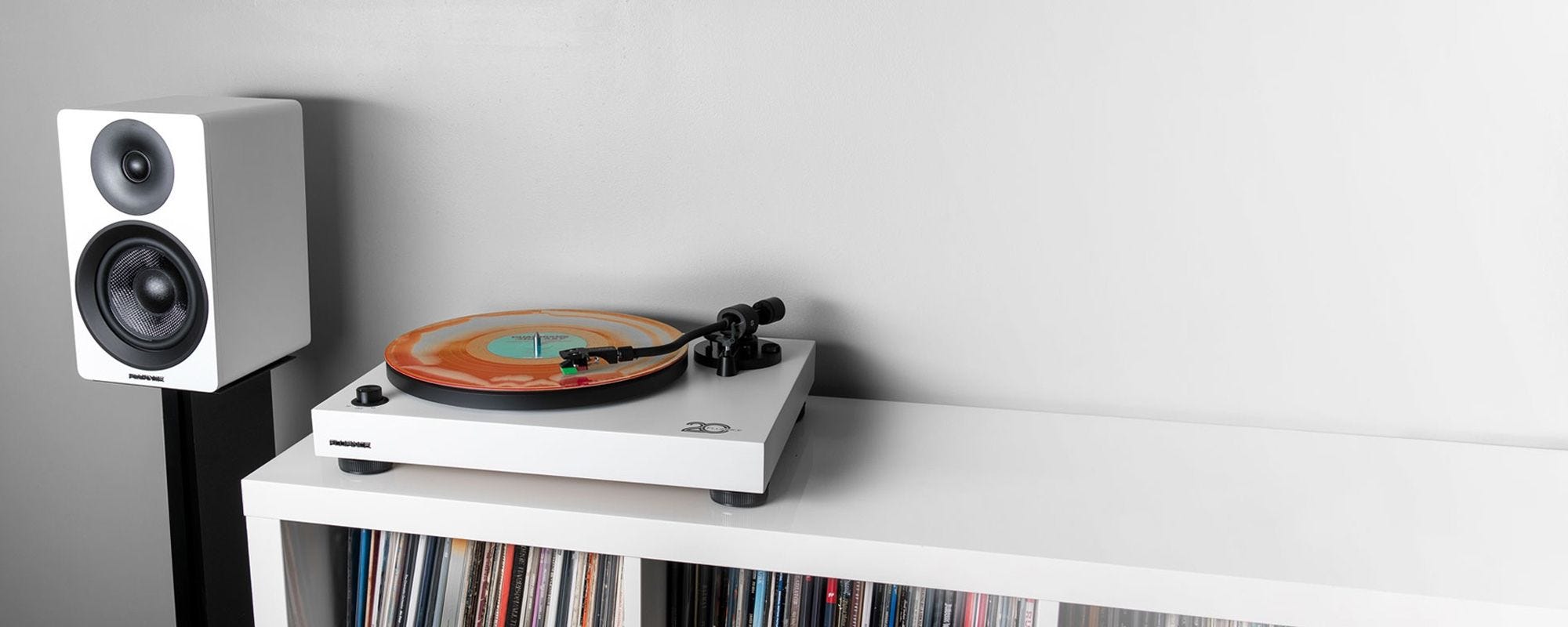 20th Anniversary Edition – RT81 Elite High Fidelity Vinyl Turntable with Ai40 5” Powered Bookshelf Speakers