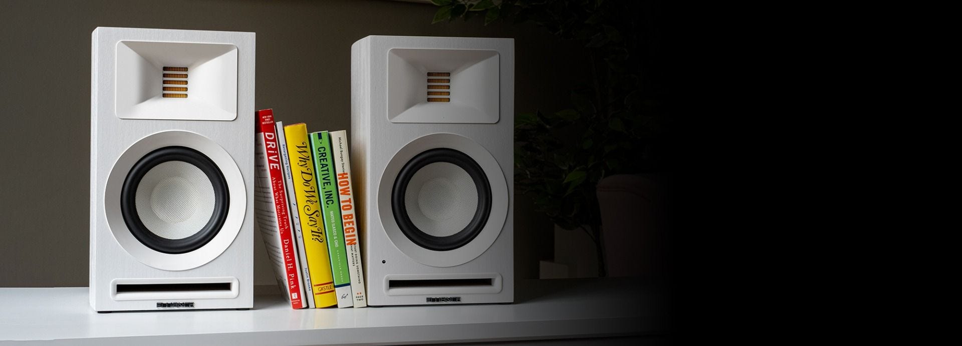 Ri71 Reference Stereo Powered Bookshelf Speakers