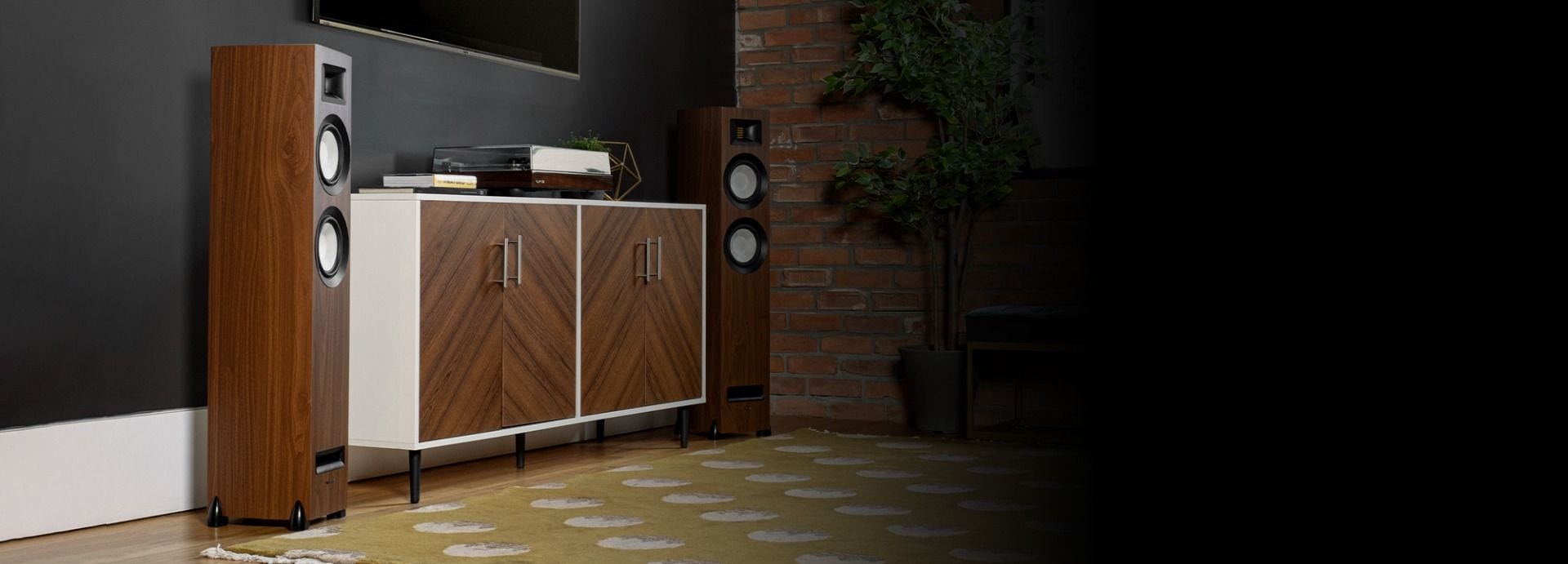 Ri91 Reference Stereo Powered Tower Speakers