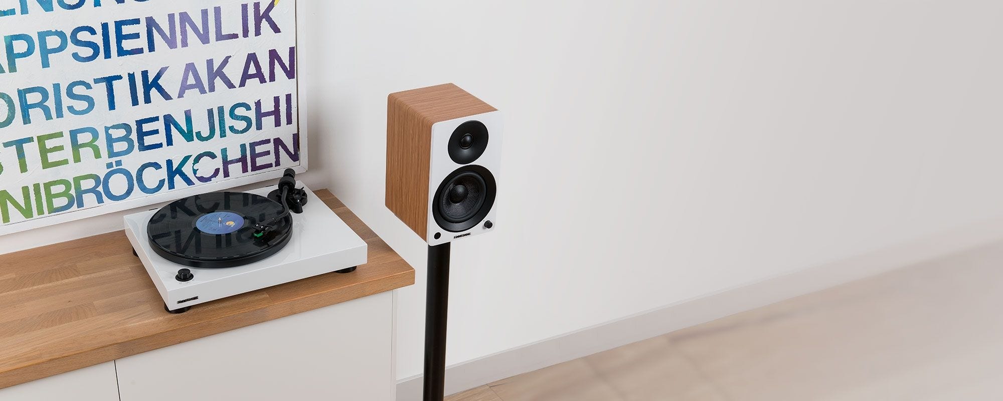 RT81 Elite High Fidelity Vinyl Turntable with Ai41 Powered 5” Stereo Bookshelf Speakers