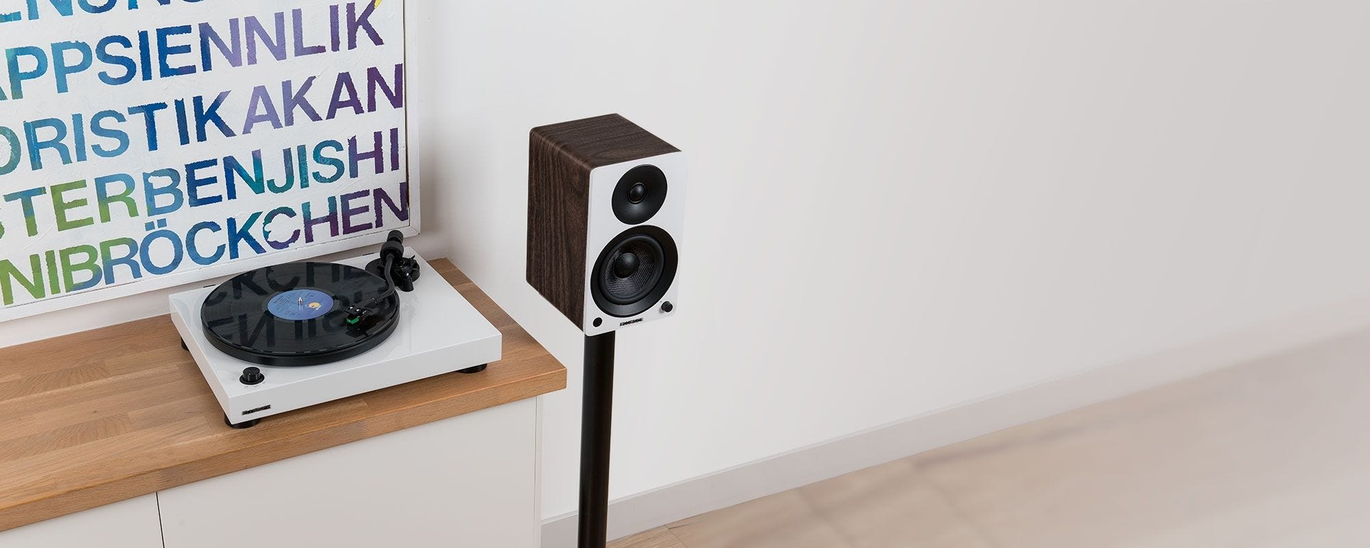 RT81 Elite High Fidelity Vinyl Turntable with Ai41 Powered 5” Stereo Bookshelf Speakers