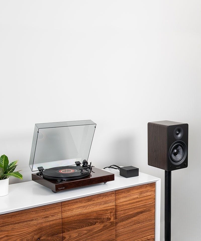 Reference RT82 High Fidelity Vinyl Turntable with PA10 Phono Preamp and Ai61 Powered 6.5” Bookshelf Speakers