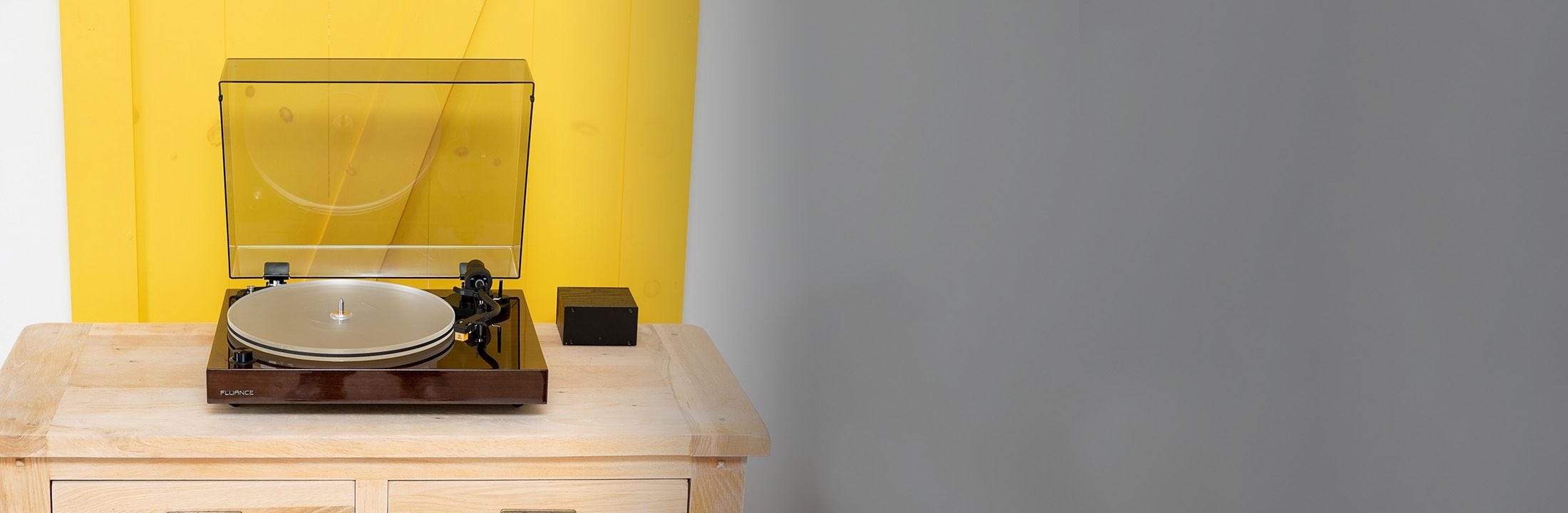 RT85N Reference High Fidelity Vinyl Turntable