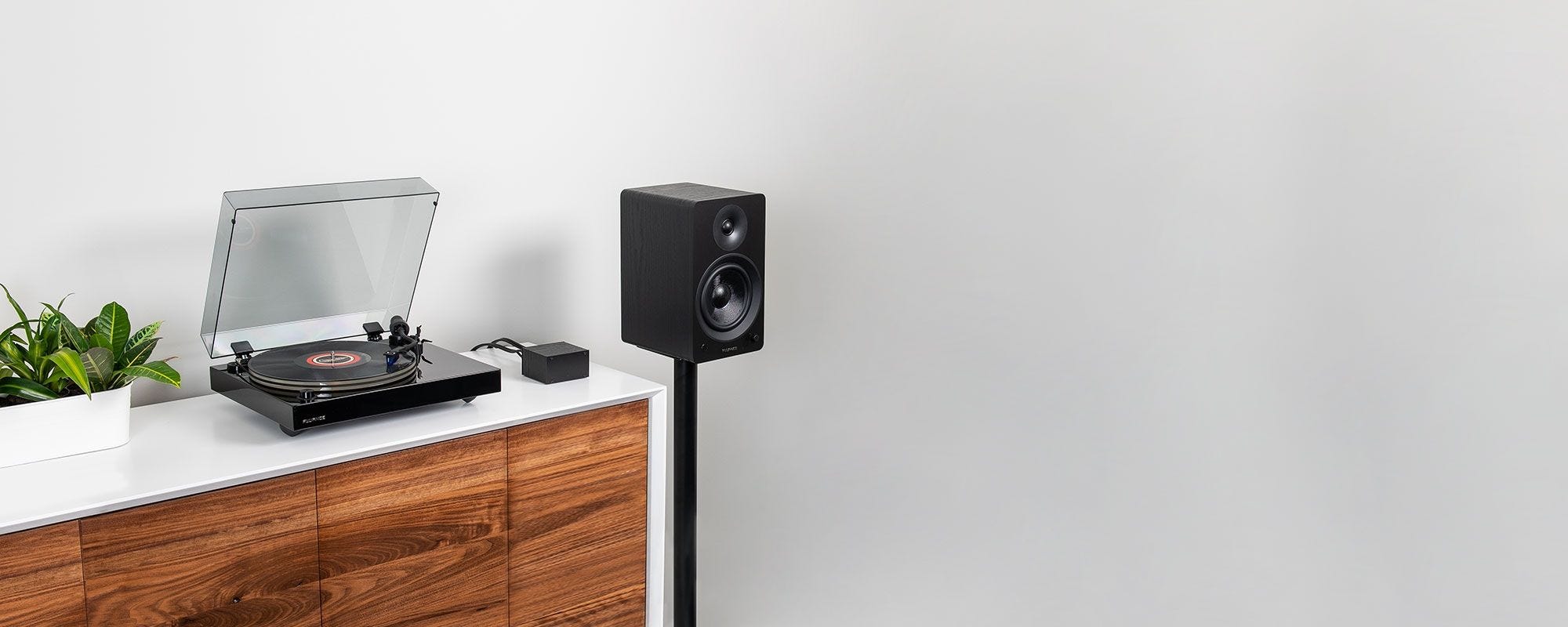 Reference RT85 High Fidelity Vinyl Turntable with PA10 Phono Preamp and Ai60 6.5” Powered Bookshelf Speakers