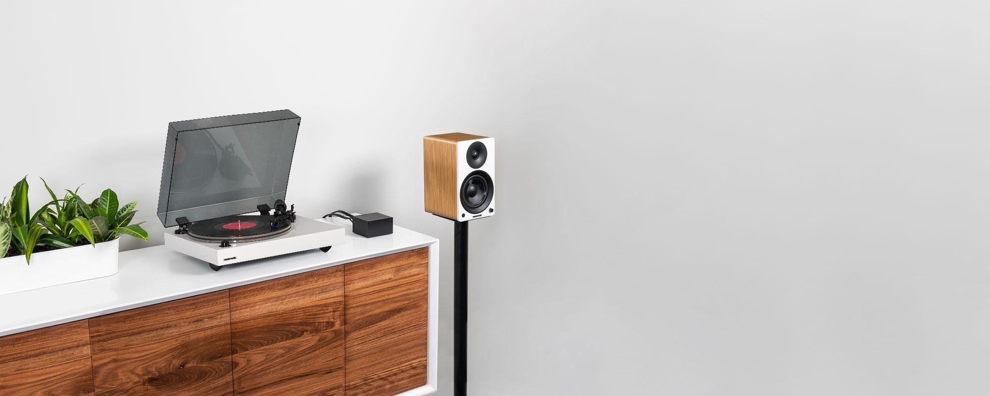 Reference RT85 High Fidelity Vinyl Turntable with PA10 Phono Preamp and Ai41 Powered 5” Stereo Bookshelf Speakers