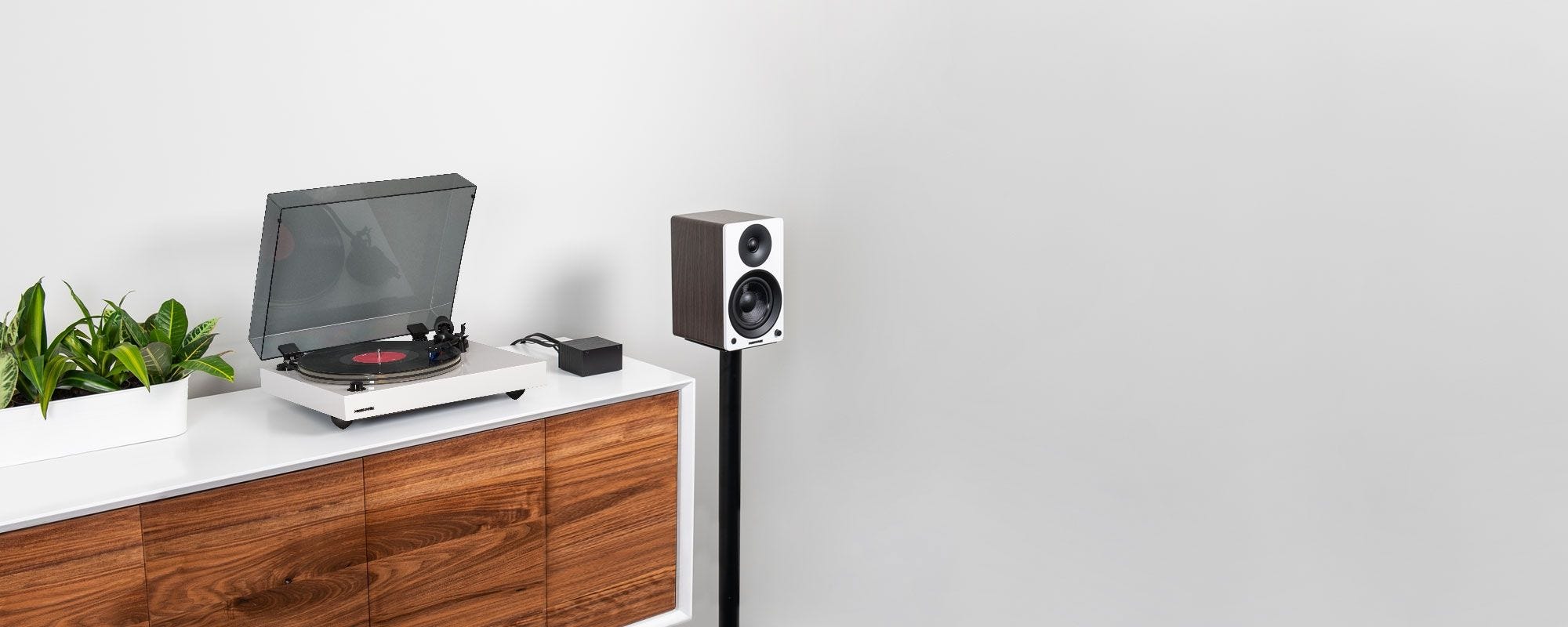 Reference RT85 High Fidelity Vinyl Turntable with PA10 Phono Preamp and Ai41 Powered 5” Stereo Bookshelf Speakers