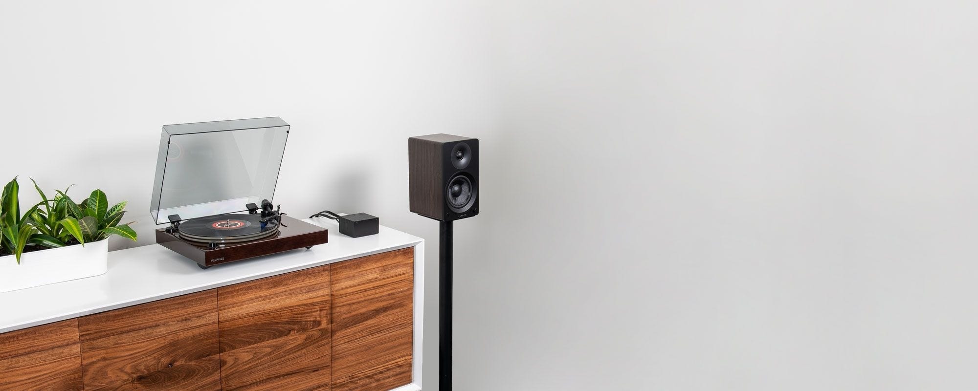 Reference RT85 High Fidelity Vinyl Turntable with PA10 Phono Preamp and Ai41 Powered 5” Stereo Bookshelf Speakers