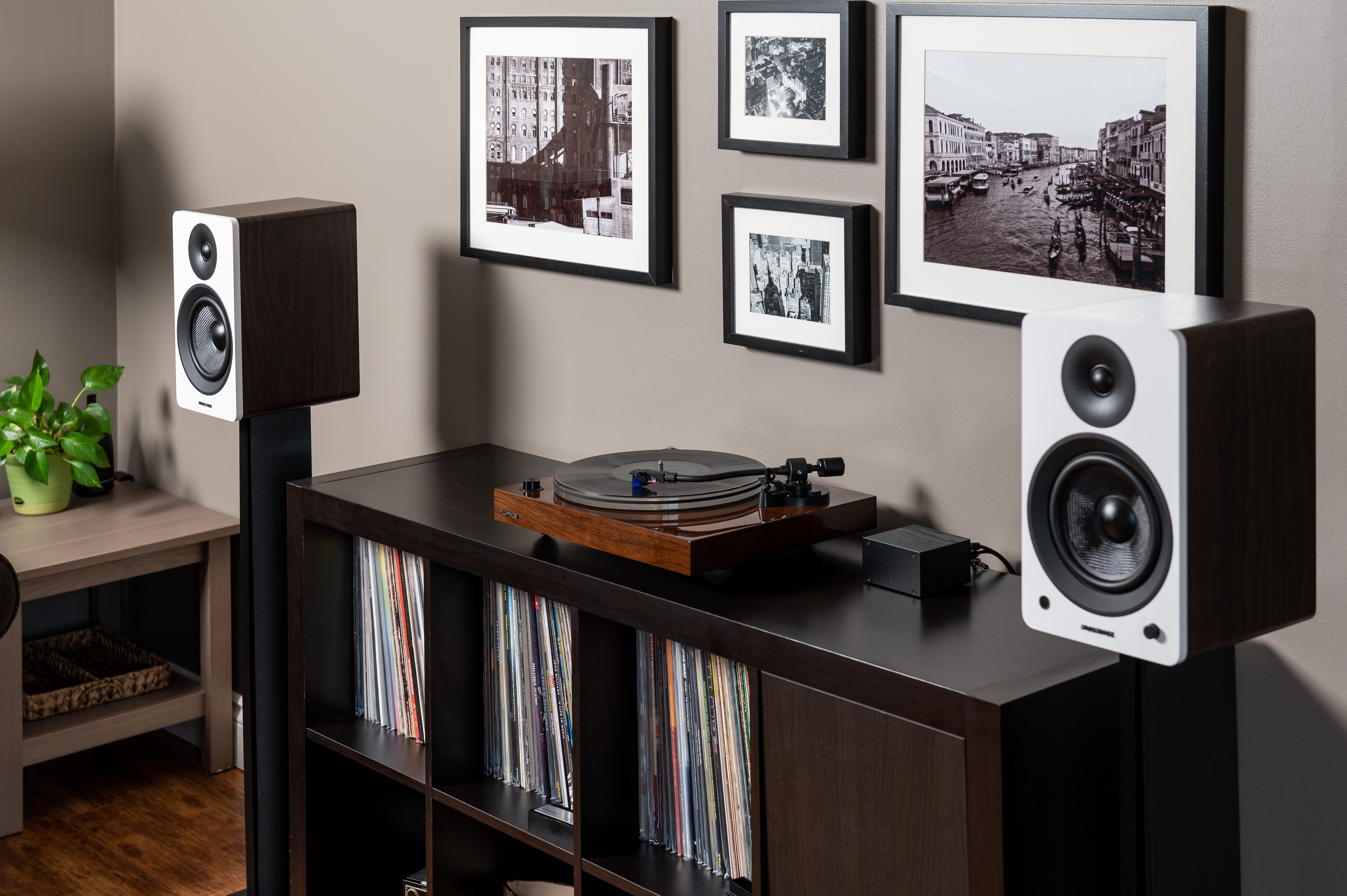 Reference RT85 High Fidelity Vinyl Turntable with PA10 Phono Preamp and