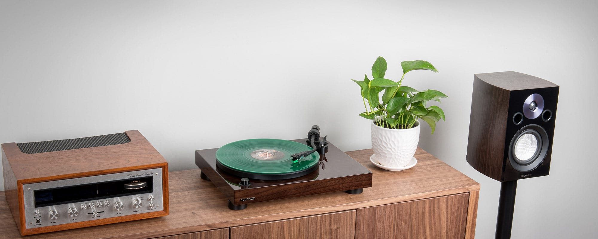 The Fluance RT81 Hifi Turntable