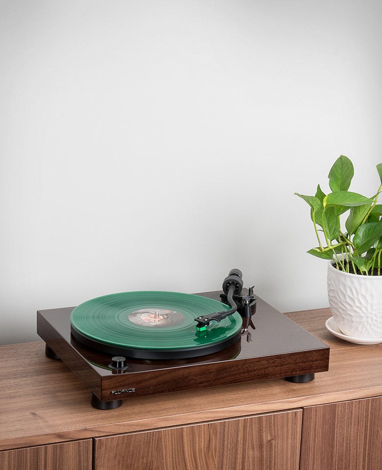 The Fluance RT81 Hifi Turntable